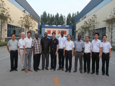 熱烈歡迎非洲諸國(guó)大使代表團(tuán)訪問(wèn)天意機(jī)械！