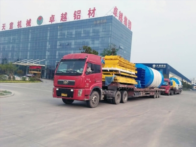 熱烈祝賀內蒙古客戶輕質墻板生產(chǎn)線成功啟運！